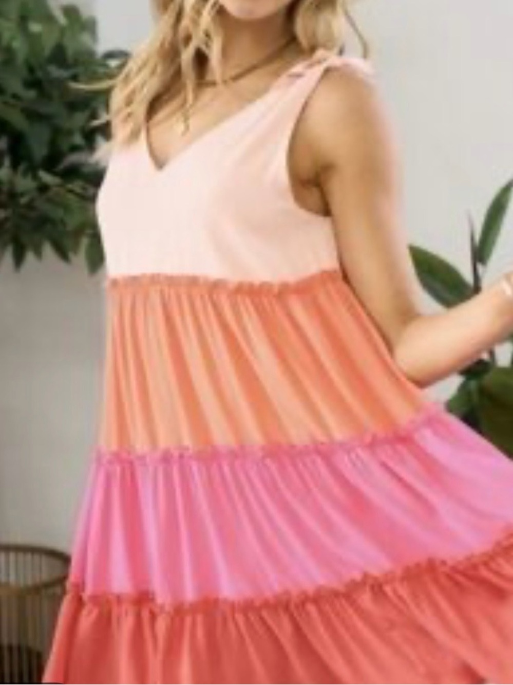 Tiered V-Neck Dress in Pink and Coral Size M